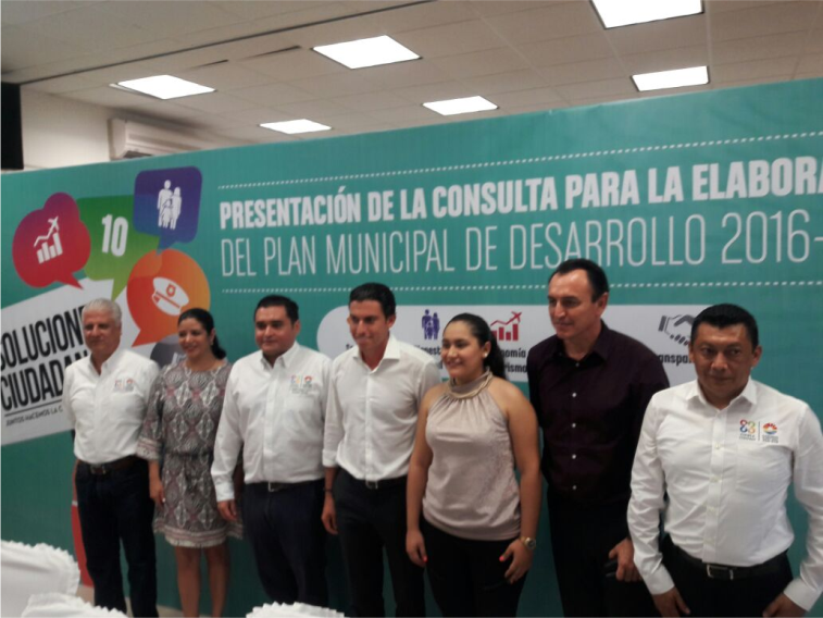 Lic. Xóchitl Carmona acompaña al Lic. Remberto Estrada Barba – Pdte. Municipal de Benito Juárez a la presentación de la Consulta Ciudadana