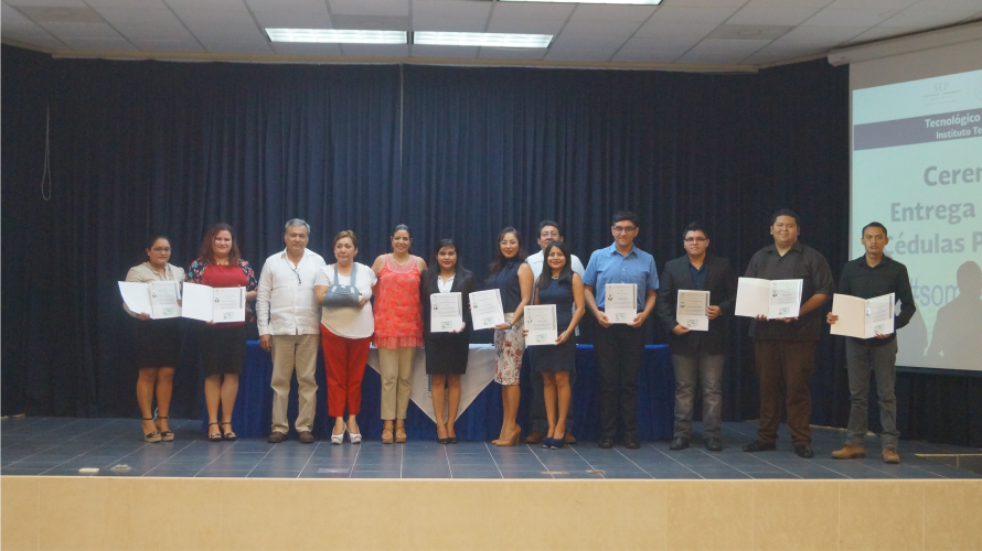 Entrega de Títulos y Cédulas Profesionales