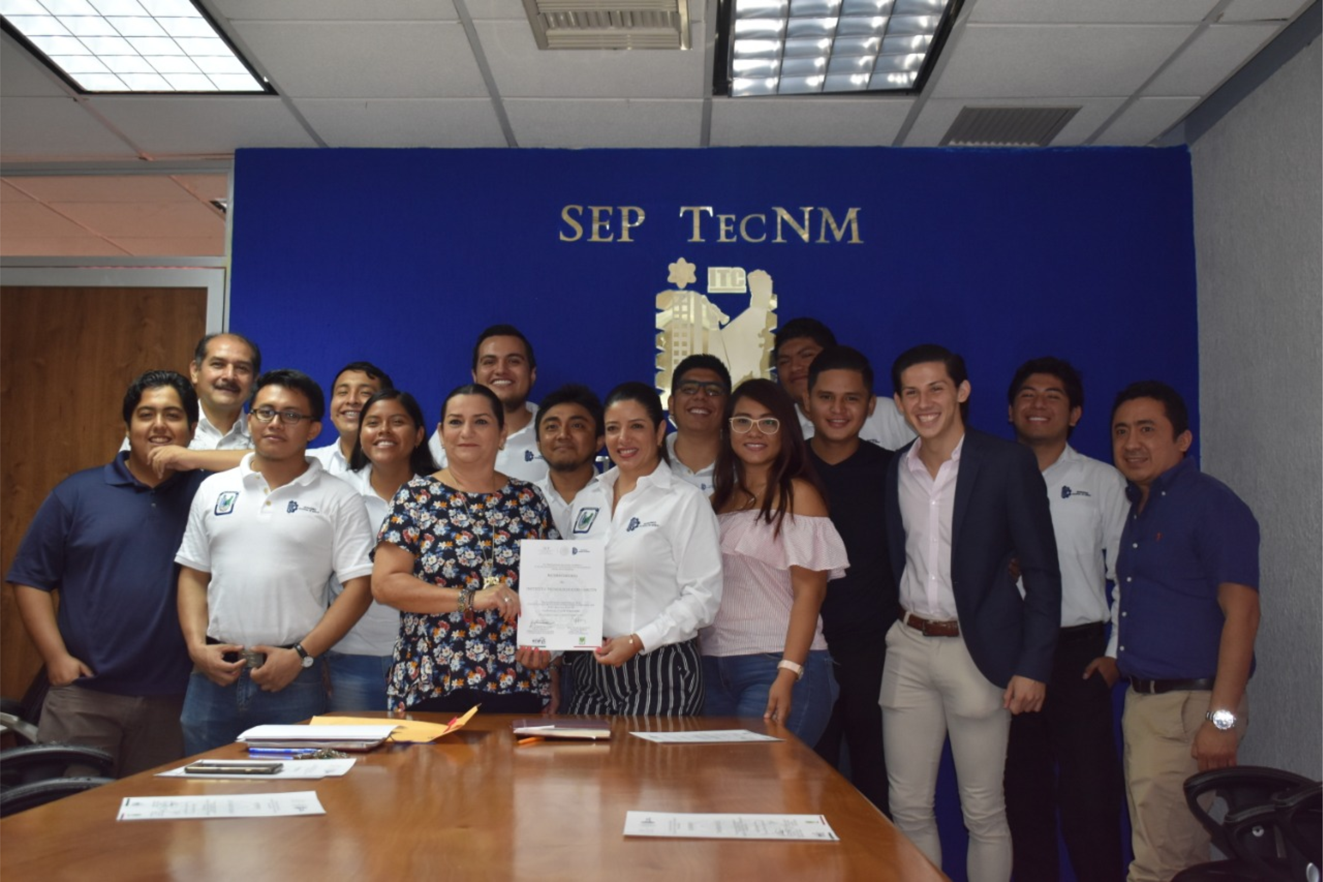 Entrega de reconocimientos a los 4 proyectos participantes en el ENEIT Regional, 2018