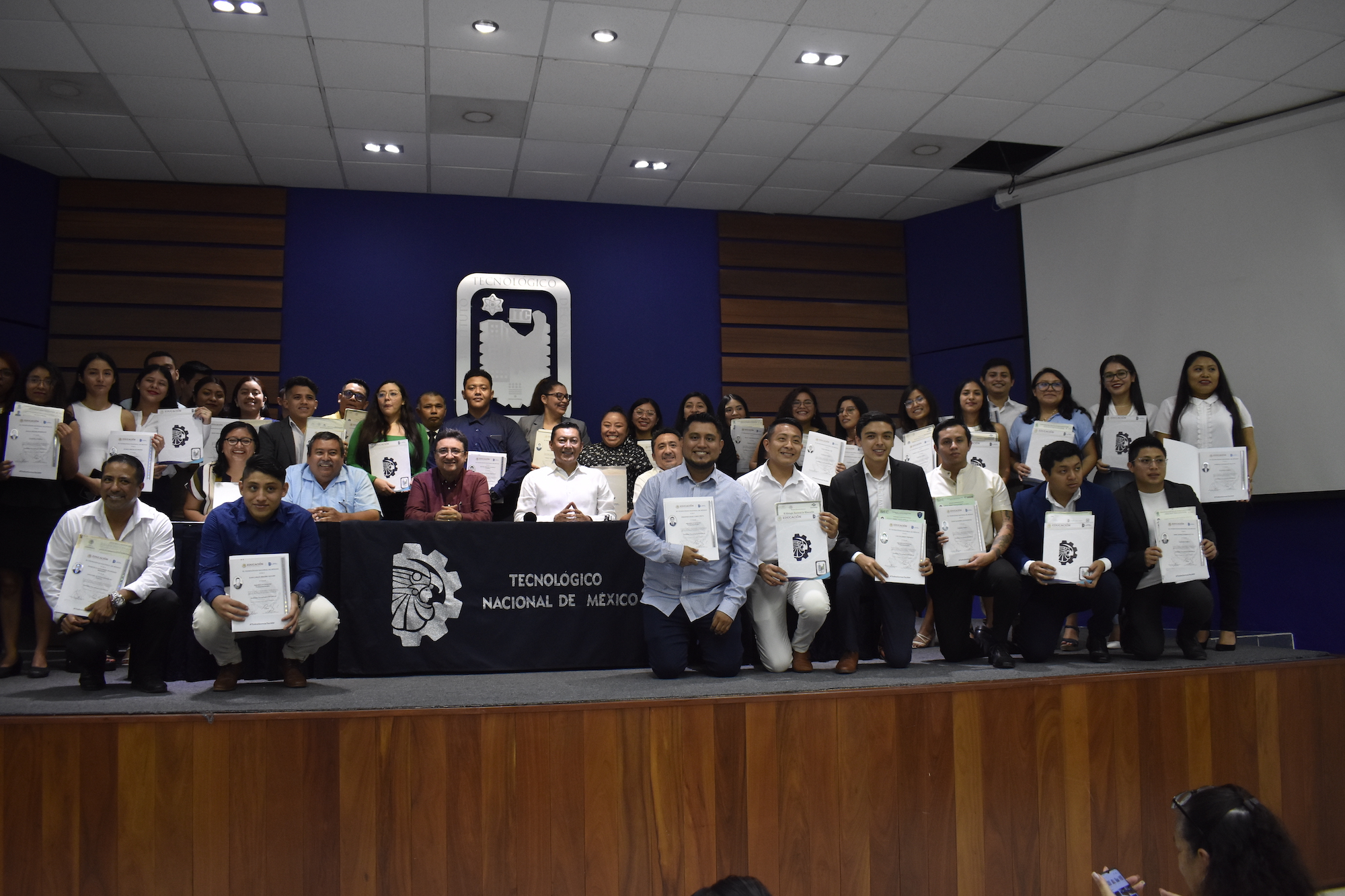 El Instituto Tecnológico de Cancún realiza entrega de títulos a alumnos egresados, ¡Muchas felicidades!